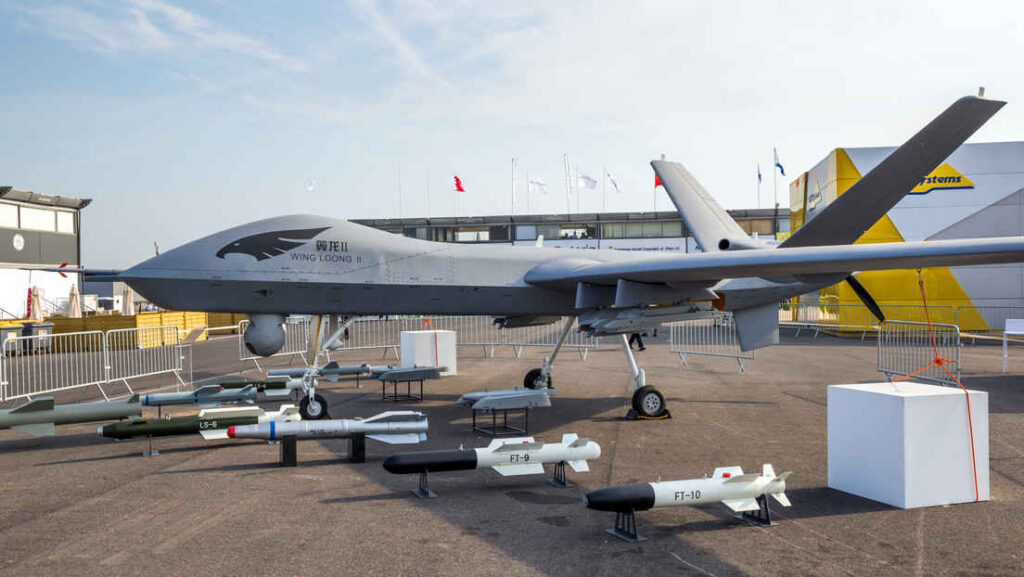 China aventaja a EE.UU. en la tecnología de IA capaz de ganar en combates aéreos de drones 61f81f9c59bf5b3f2007276e