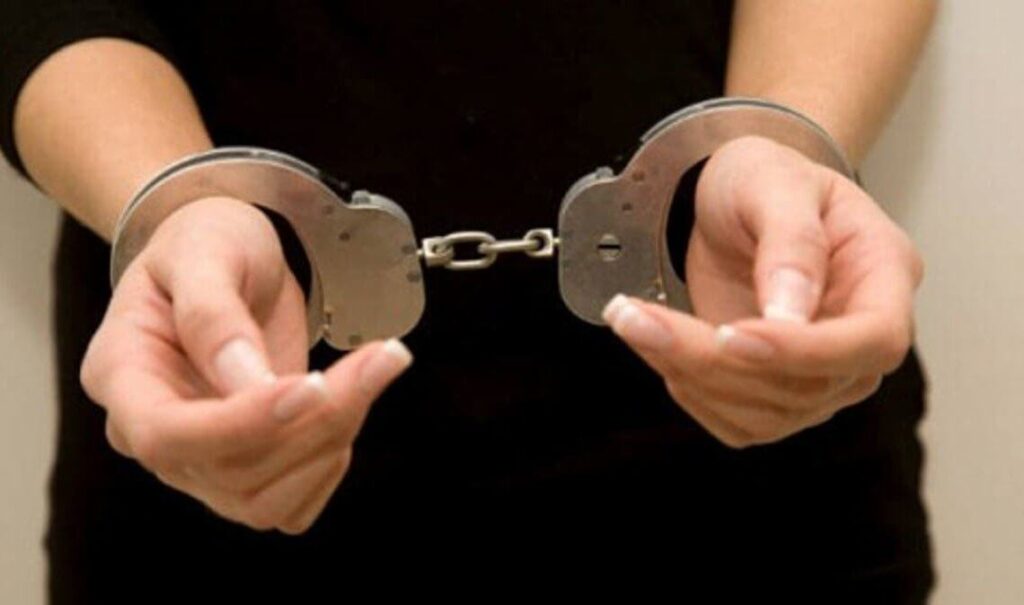 PN detiene mujer por delito de estafa electrónica mujer apresada 1140x674 1