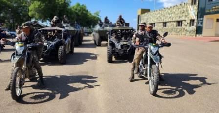 Foto cortesia de Edward Lopez muestra la avanzada de militares que han llegado a Manzanillo para reforzar y atacar ola de robos 1