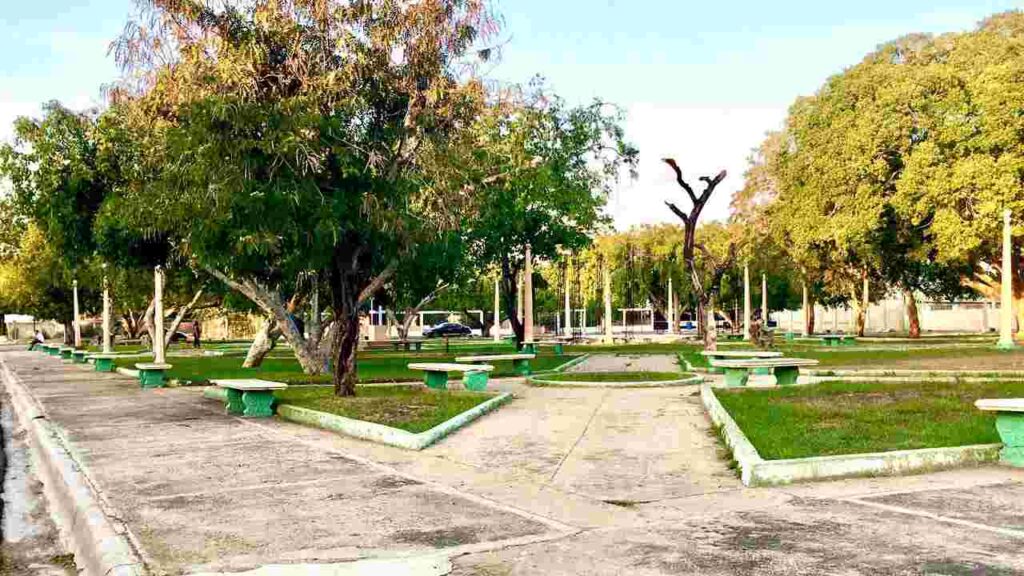 ANTIGUO PARQUE DE MANZANILLO DE ESTILO VICTORIANO