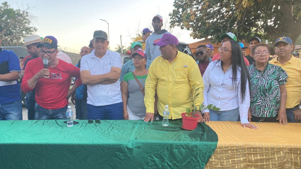Presidente Provincial Fuerza del Pueblo p vicealcadeesa y candidtatos a regidores articipan en actividad