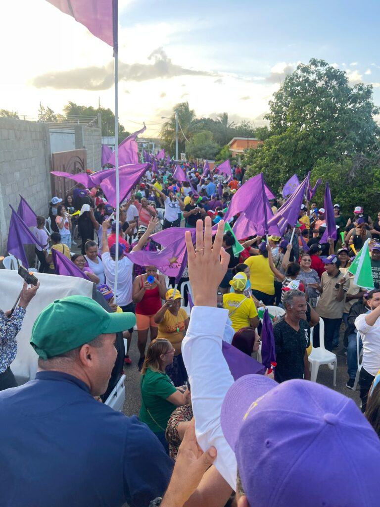 Alianza RD MARCHA EN MANZANILLO MRCHA APOYANDO AL MELLO