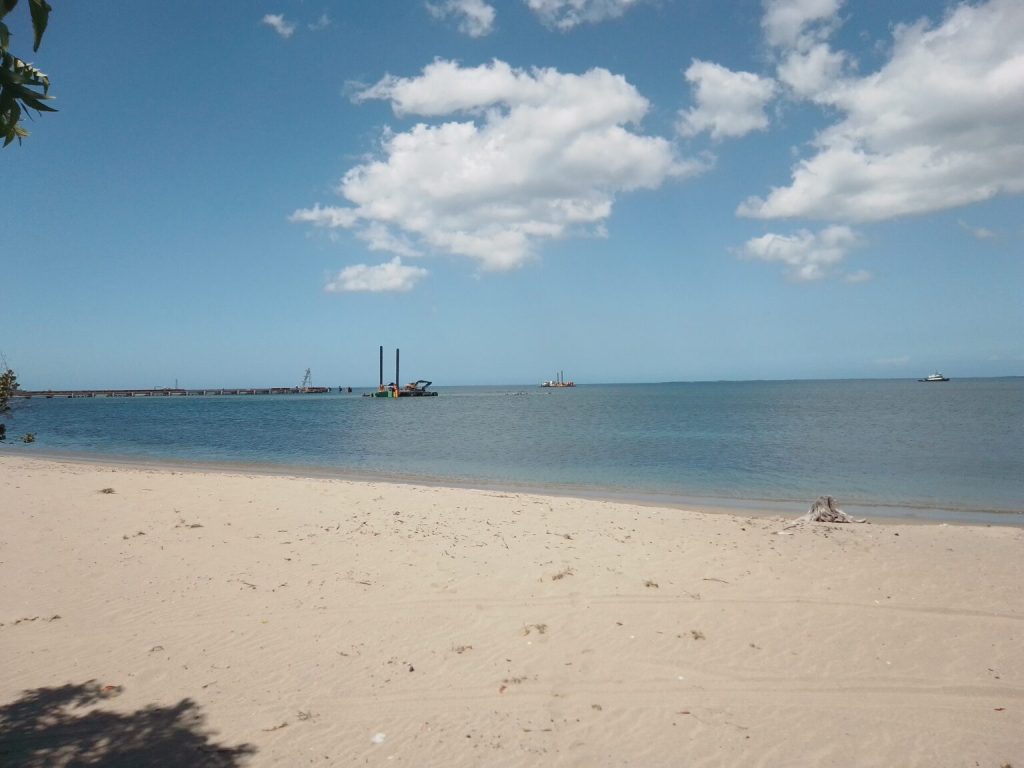 DENTRO DE LA PLAYA INTERVIENEN